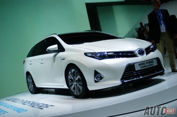 Nowa Toyota Auris produkcja rusza, znamy cenę podstawową