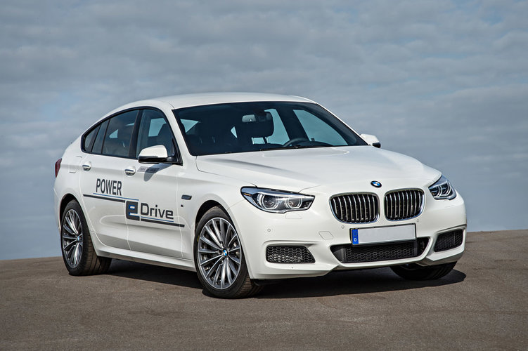 BMW prezentuje koncepcyjną serię 5 GT plugin o mocy 670
