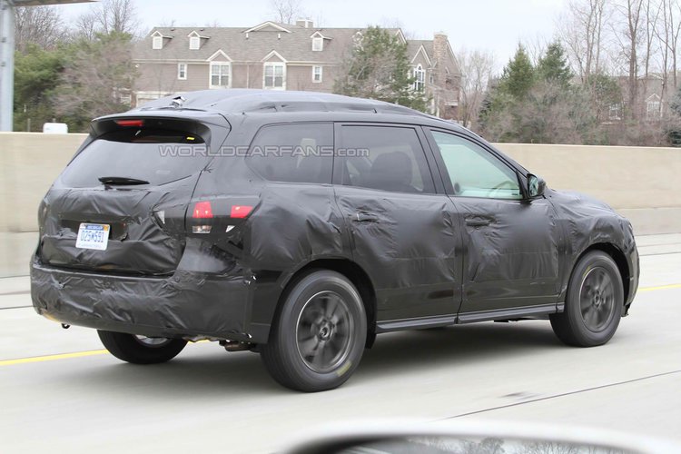 Nissan Pathfinder (2013) jako rodzinny SUV pierwszy
