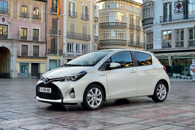Odmłodzona Toyota Yaris - nowe informacje | Autokult.pl