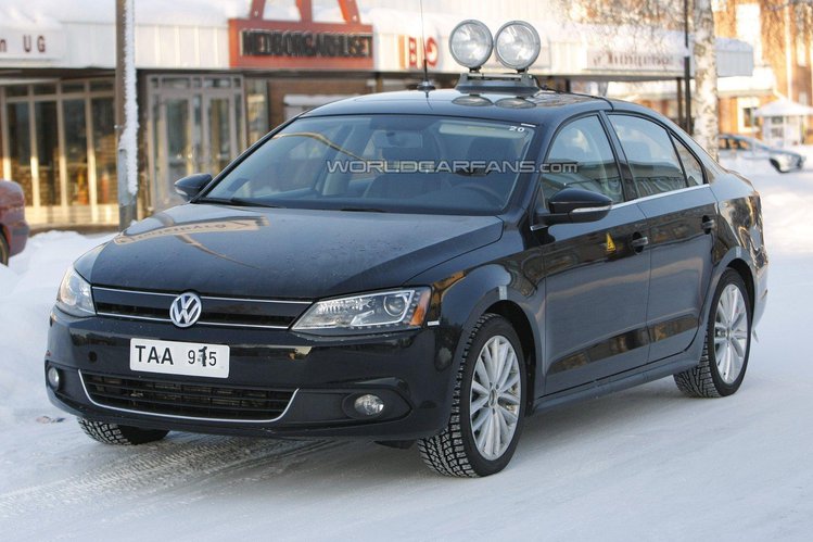 Volkswagen Jetta Hybrid sedan pod napięciem Autokult.pl