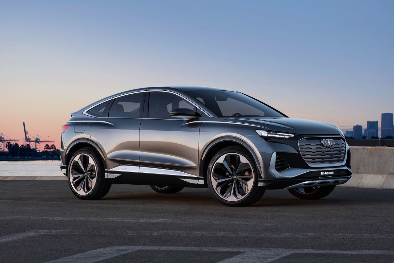 audi q4 etron cena