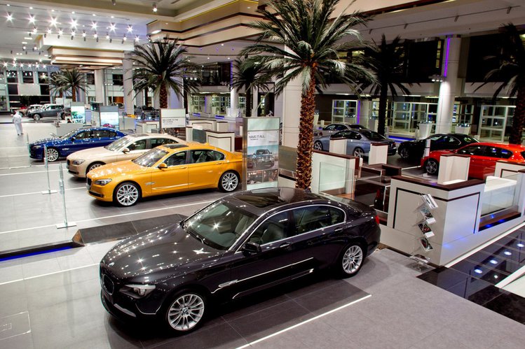 Najwiekszy Salon Bmw Otwarty W Abu Zabi Autokult Pl