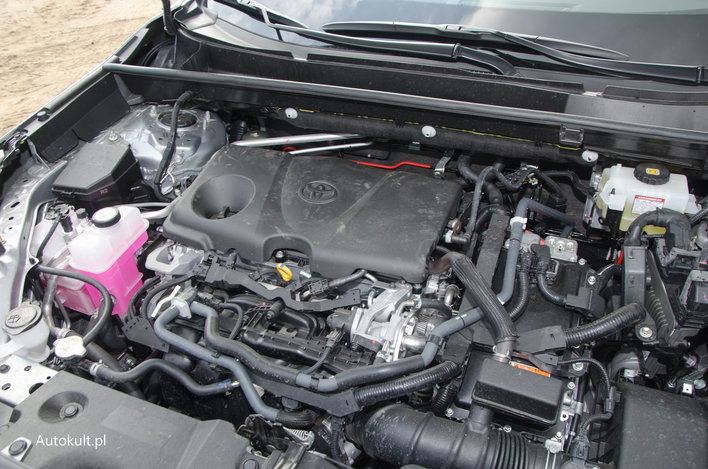 Toyota RAV4 2.5 Hybrid FWD test, opinia, zużycie paliwa