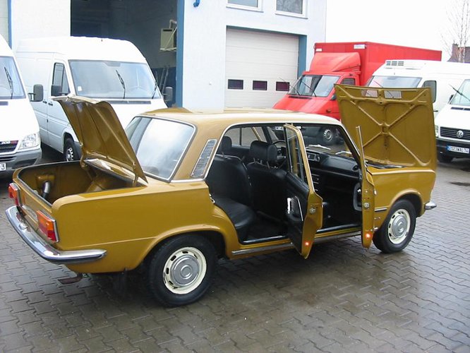 Znalezione na aukcji Fiat 125p Autokult.pl