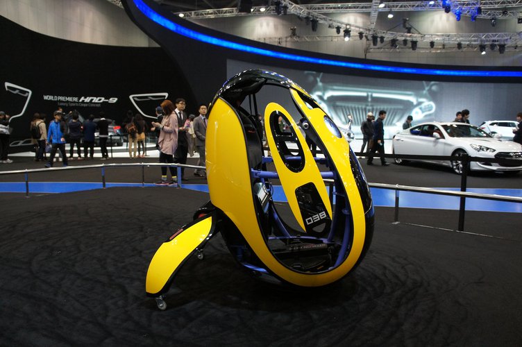 Hyundai E4U Concept w jajku przez miasto? [Seul 2013
