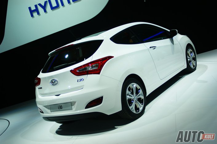3drzwiowy Hyundai i30 ujawniony [Paryż 2012] Autokult.pl