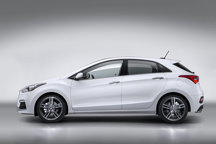 Hyundai prezentuje nowe modele i20 Coupé, i30 oraz i40
