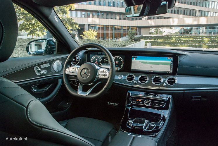 Mercedes Klasy E 300 de test, opinia, dane techniczne