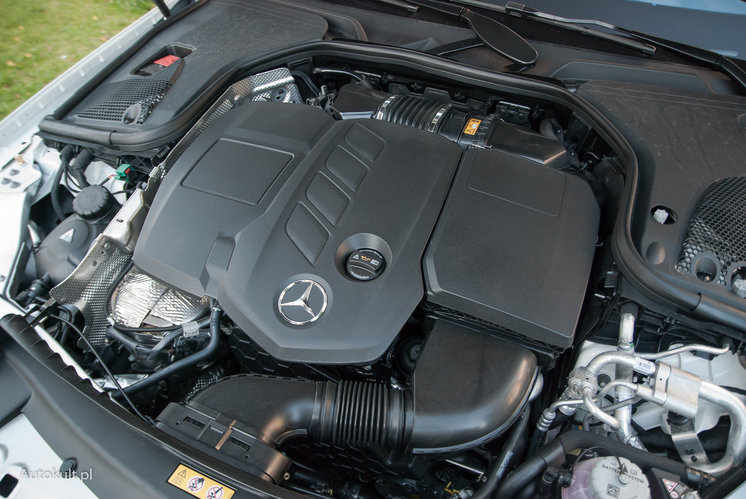 Mercedes Klasy E 300 de test, opinia, dane techniczne