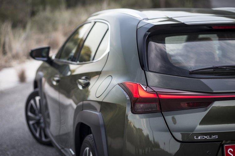 Lexus UX pierwsza jazda, opinia, test, ceny, pojemność