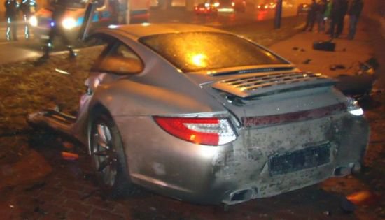 Porsche 911 997 złamane na słupie w Krakowie Autokult.pl