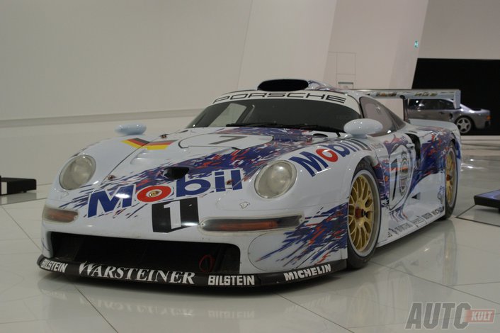 Wycieczka po Porsche Museum (2011) [fotorelacja autokult
