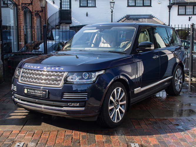 Range Rover księcia Filipa na sprzedaż. Ma symboliczny