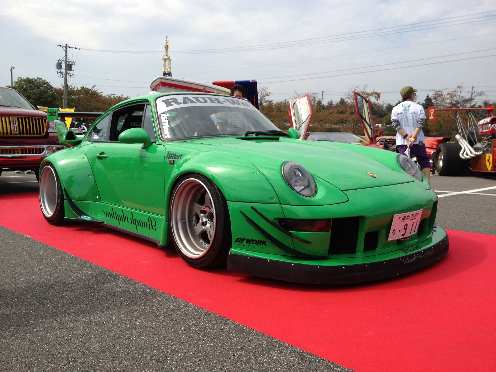 About rwb, 紅白藍330